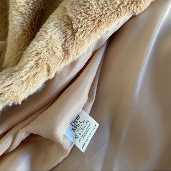 ❌SOLD❌Tiger Mist Faux Fur Coat 🤎NWOT - Picture 9 of 10
